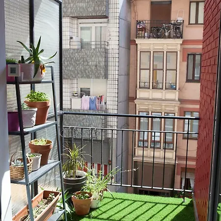 Acogedor Apartamento En Zona Casco Viejo. Бильбао
